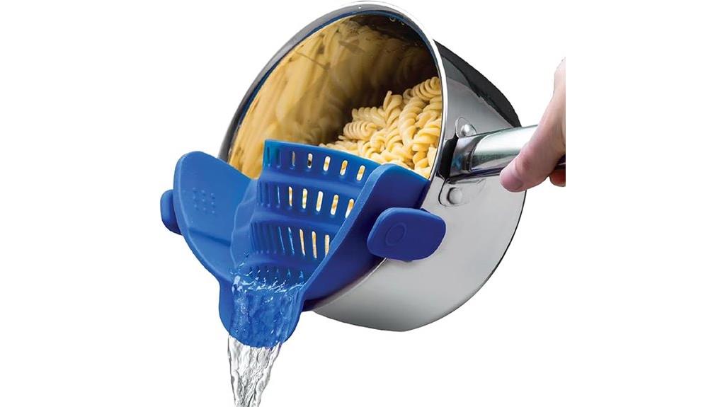 clip on silicone strainer gadget